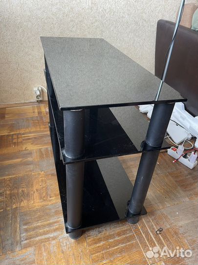 Стеклянная тумба под тв