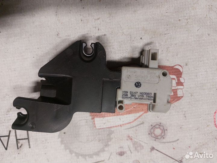 Замок бардачка Audi A6 C6