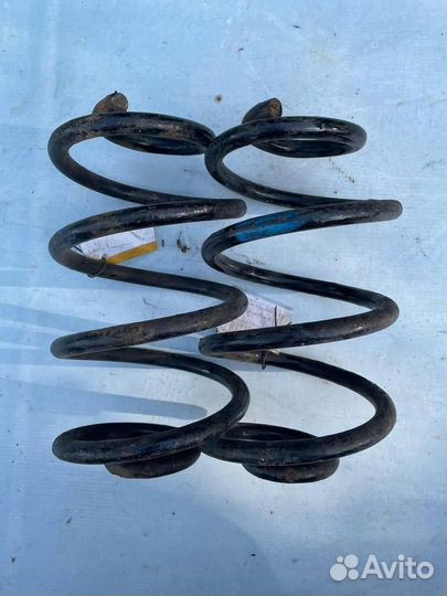 Пружина задняя 3B0511115