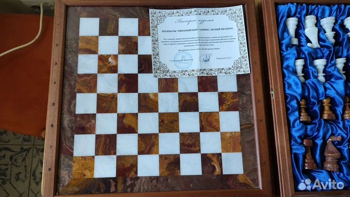 Шахматы из оникса и мрамора