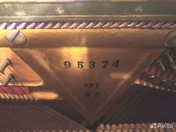 Фортепиано Красный Октябрь