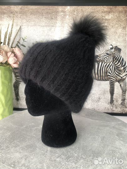 Шапки из ангоры с помпоном двойные