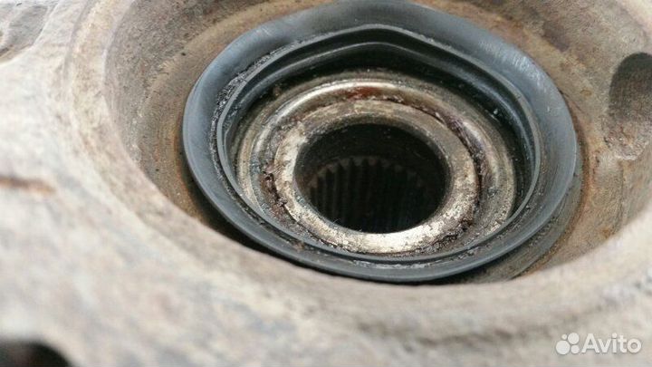 Ступица передняя левая Subaru Forester SG9 2005