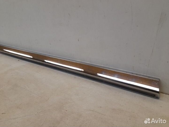 Молдинг двери передний левый Toyota Land Cruiser