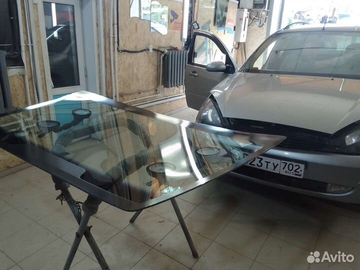 Лобовое стекло Ford