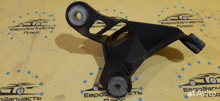 Кронштейн опоры троса кпп Skoda Octavia A5 1.6 BSE