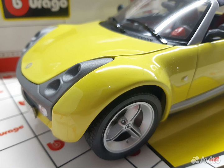 Коллекционная модель Smart Roadster 1:18