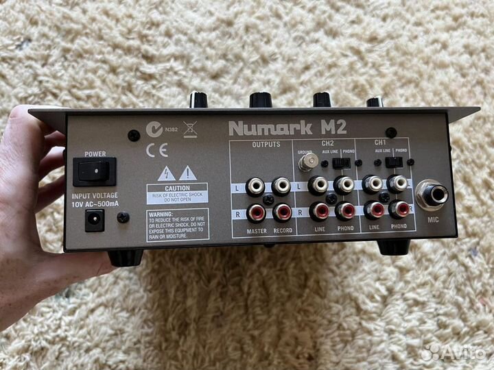 Микшерный пульт Numark M2