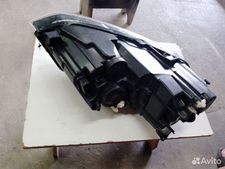 Фары на Volkswagen Polo