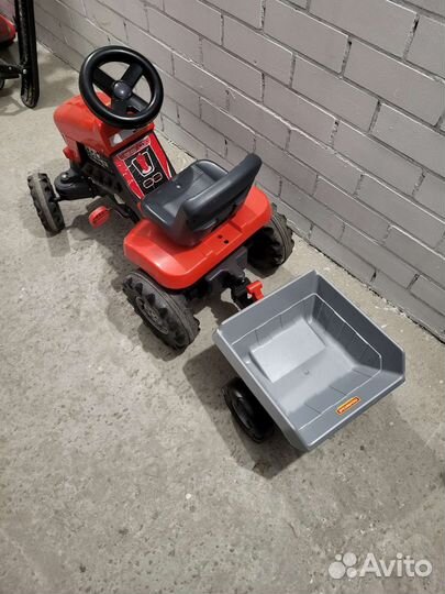 Детский трактор с прицепом