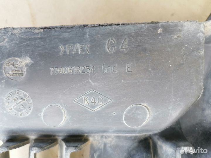 Решетка радиатора Renault 19 1992-2002