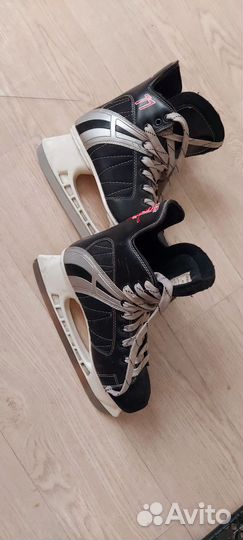 Коньки хоккейные мужские 42