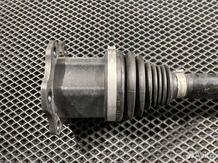 Полуось передняя правая (приводной вал, Audi A5 F5 2018