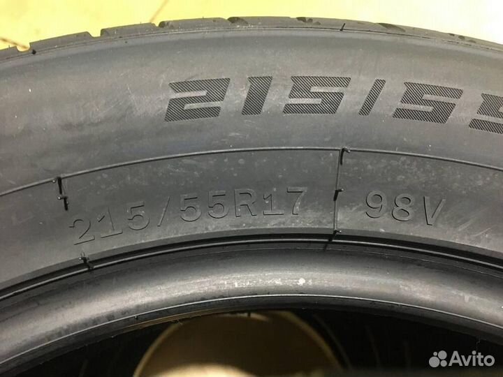 Windforce Snowblazer UHP 215/55 R17 98V