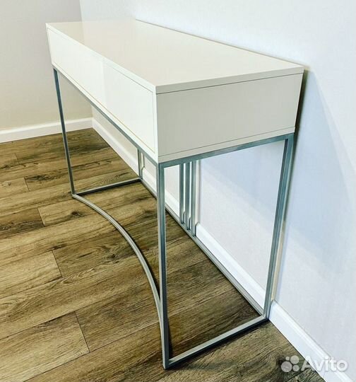 Консольный столик