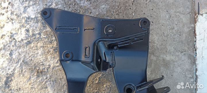 Подрамник задний Mitsubishi Outlander 1