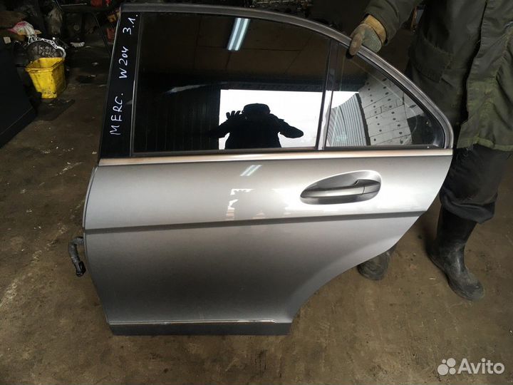 Дверь задняя левая (Mercedes-Benz C-class)