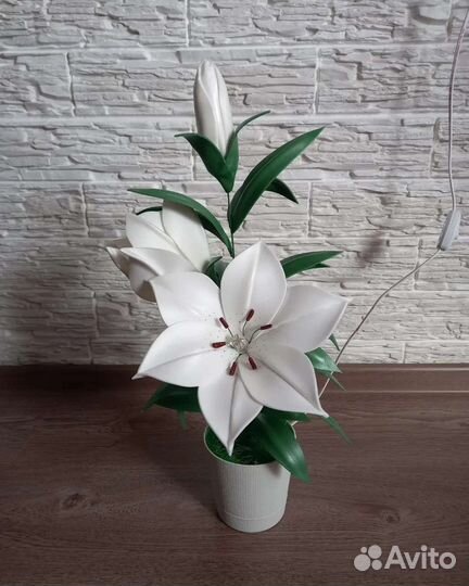 Лилия светильник