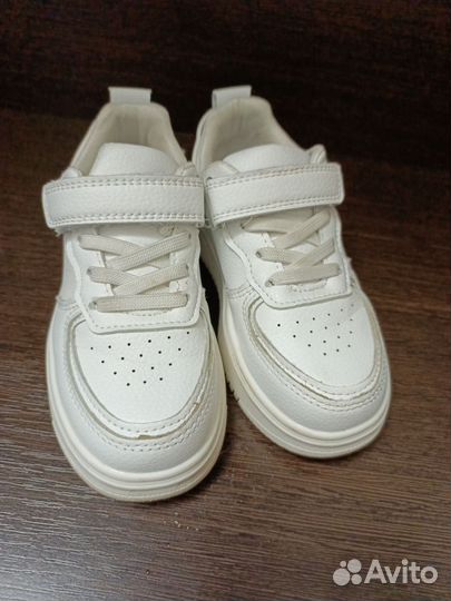 Кроссовки детские