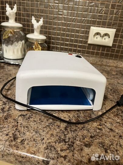 Лампа для сушки ногтей