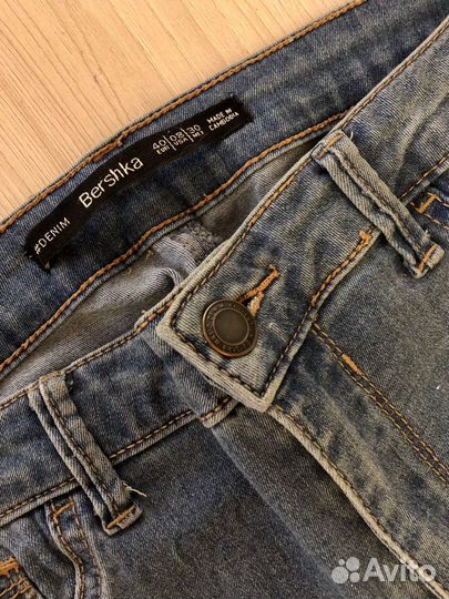 Джинсы Bershka