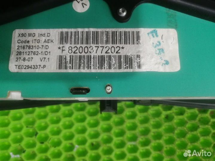 Панель приборов Renault Logan 1