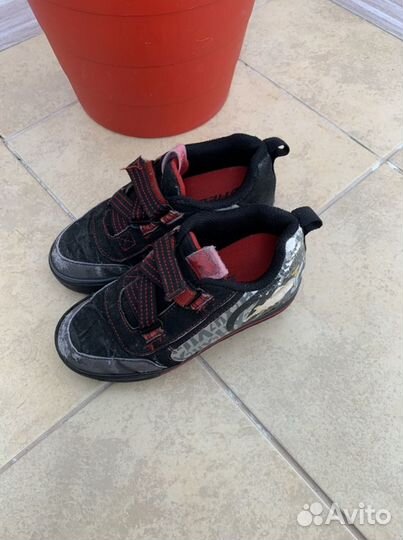 Ролики детские(кроссовки на колесиких)