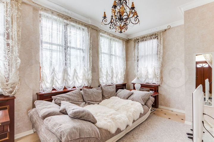 Дом 380 м² на участке 21 сот.