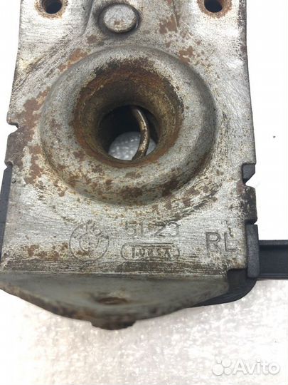 Замок капота правый Bmw X5 E53 2005