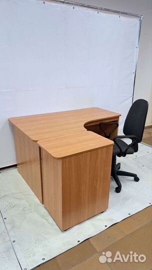 Угловой письменный стол Едем