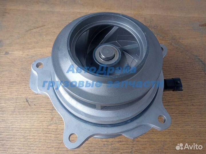 Помпа с вискомуфтой для DAF XF 106