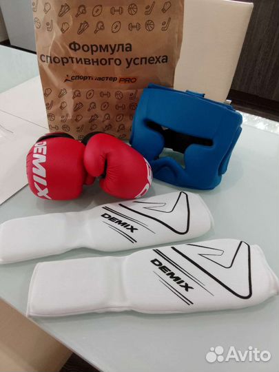 Боксерские перчатки, шлем, зыщита для мма