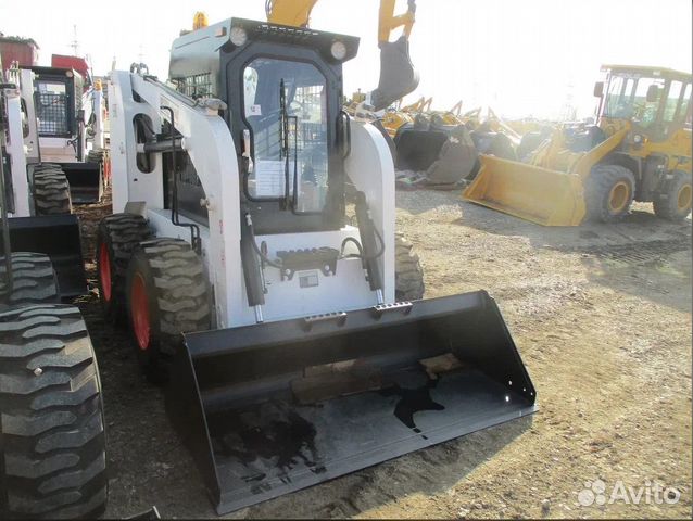 Мини-погрузчик Bull SL700, 2023