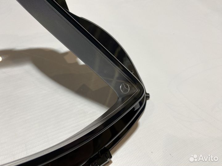 Правое стекло фары Mercedes W213 дорестайлинг