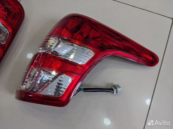 Фонарь задний левый/правый mitsubishi L200 15-18