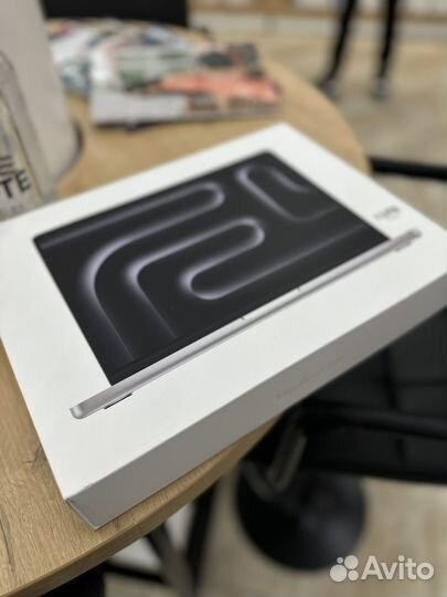 MacBook Pro 14 M3 2023 18GB 1TB