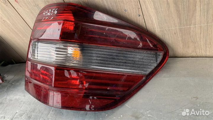 Фонарь задний левый от Mercedes Benz W164 M-Klass