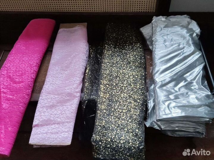 Отрезы тканей, паплин, гипюр, парча, полушерсть