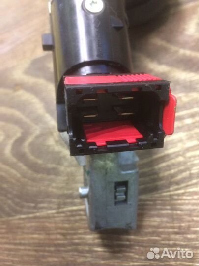 Замок зажигания с ключами и личинками Sandero 2