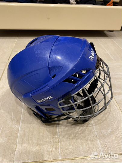 Хоккейный шлем