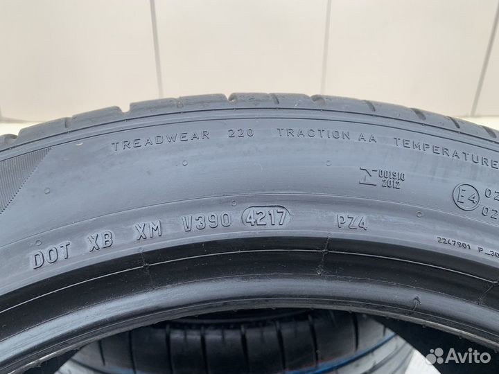 Pirelli P Zero PZ4 285/40 R20