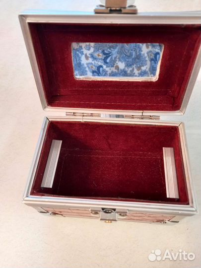 Сундучок - шкатулка