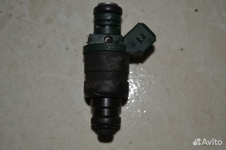 Форсунка топливная Skoda Octavia 1 (A4)