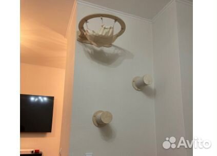 Настенные лежанки, когтеточки, мостики