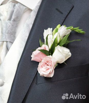 Украшение для волос из цветов невесте