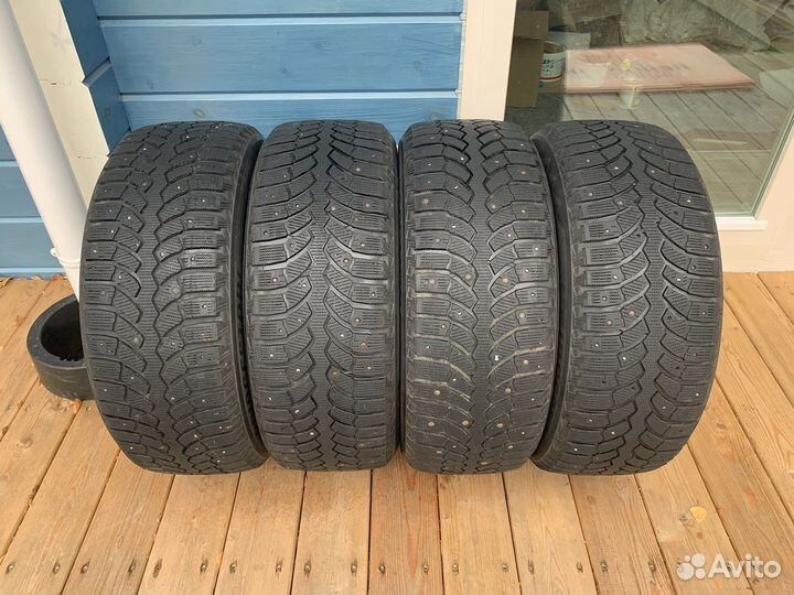 Bridgestone Blizzak Spike-01 235/55 R18