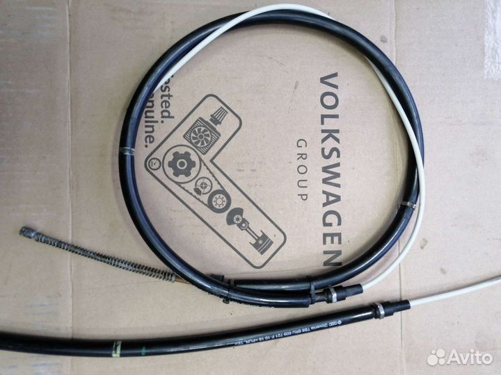 Трос ручного тормоза 6RU609721F