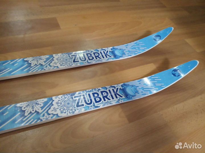 Комплект детские деревянные лыжи и палки