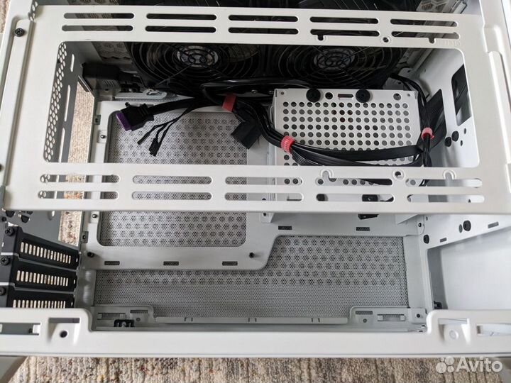 Корпус Cooler Master NR200P