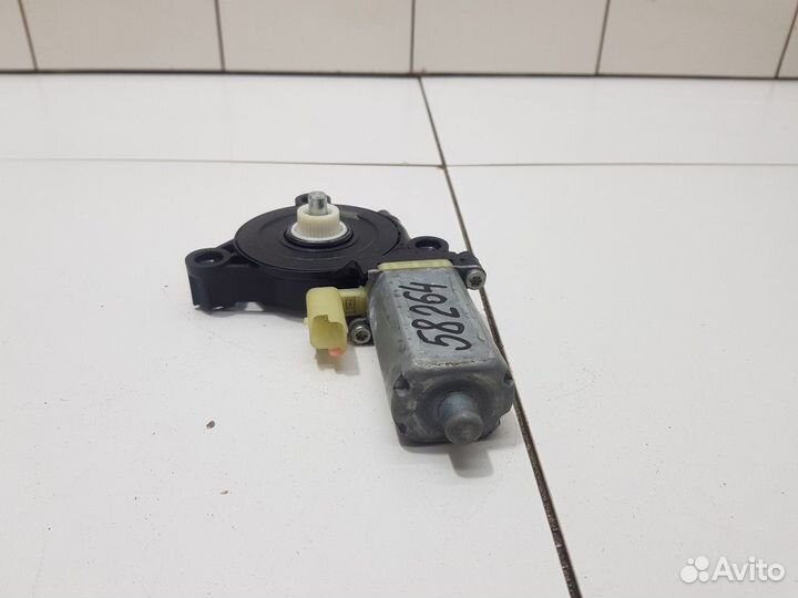 Моторчик заднего правого стеклоподъемника